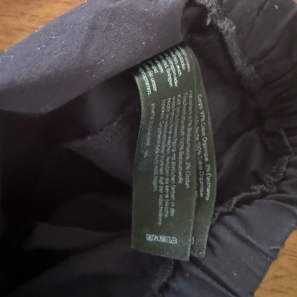 Eileen Fisher Cropped Navy Casual Pants. Size. Small - Picture 7 of 7